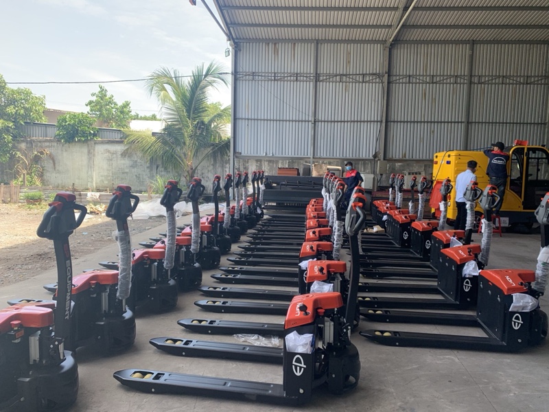 Xe nâng tay điện 1,5 tấn Lithium