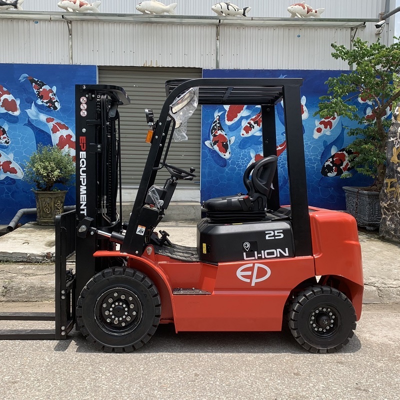 Xe nâng điện ngồi lái EFL252