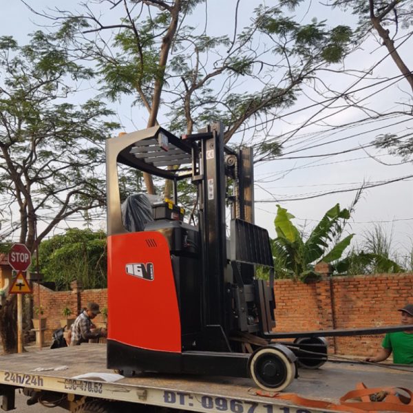 XE NÂNG ĐIỆN REACH TRUCK NGỒI LÁI CQD16RV