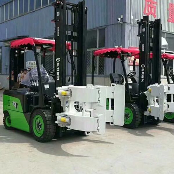Xe nâng kẹp giấy