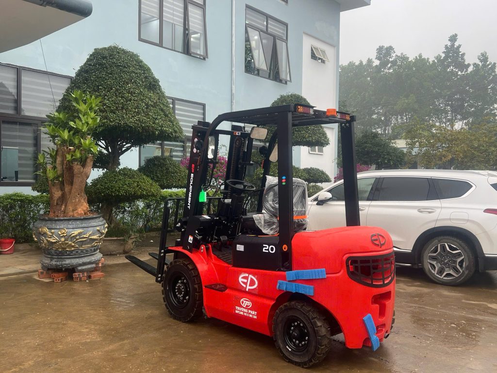 Xe nâng dầu ngồi lái CPCD20T3