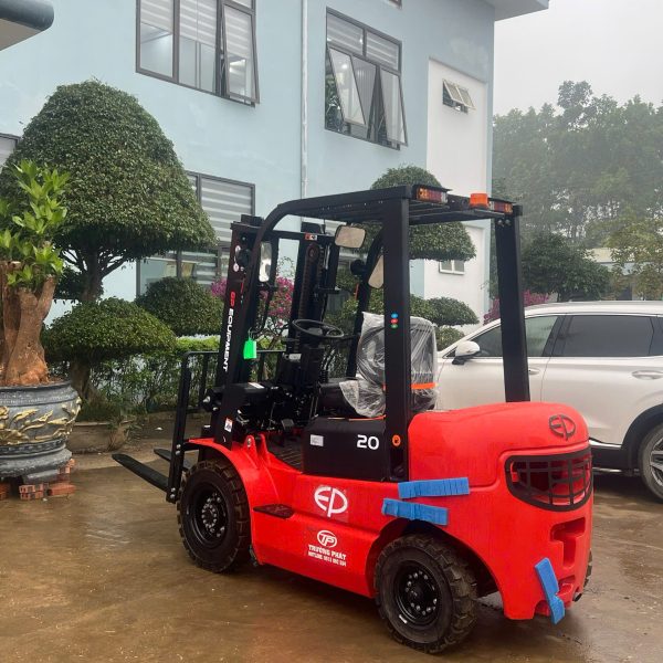 Xe nâng dầu ngồi lái CPCD20T3