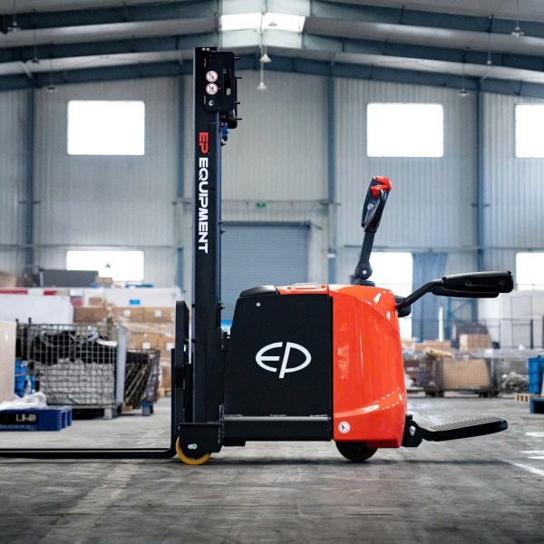 XE NÂNG ĐIỆN STACKER RSC082/RSC122 