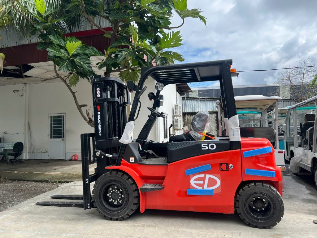  XE NÂNG ĐIỆN 5 TẤN CPD50L1