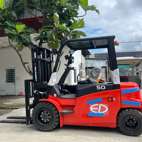  XE NÂNG ĐIỆN 5 TẤN CPD50L1