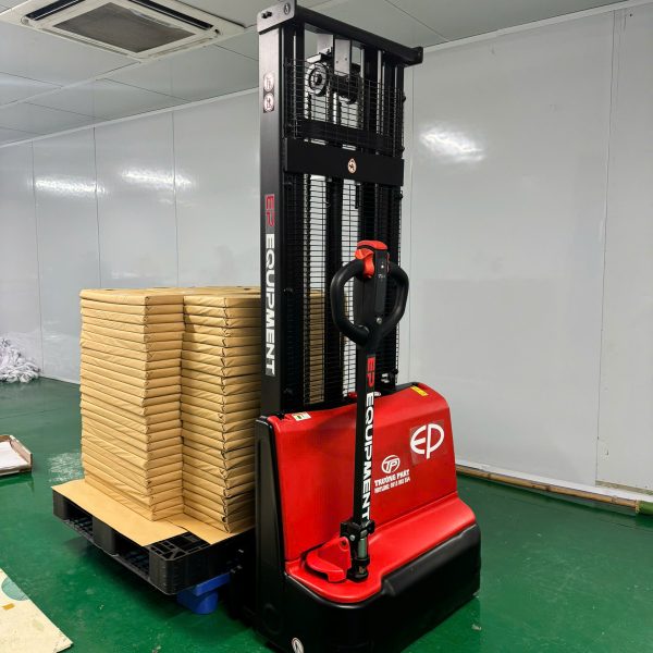 Xe nâng điện Stacker dắt lái DS3 1.5 tấn -chính hãng